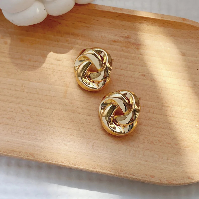 Golden Twist Stud Earrings – Creative Geometric Women’s Jewelry