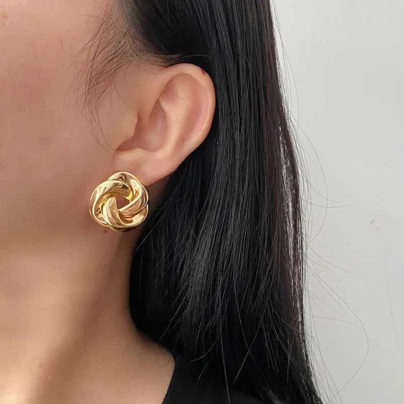 Golden Twist Stud Earrings – Creative Geometric Women’s Jewelry
