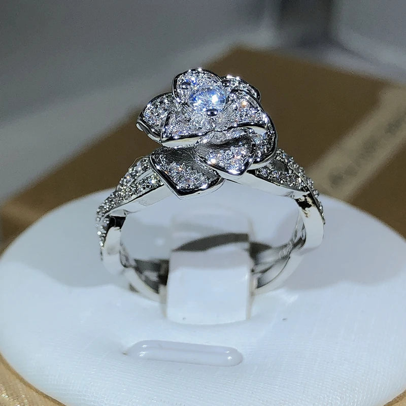 925 Sterling Silver Rose Ring – Elegant White Zircon Intertwined Design