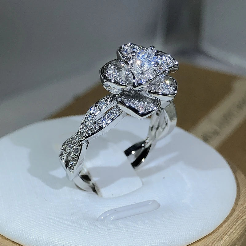 925 Sterling Silver Rose Ring – Elegant White Zircon Intertwined Design