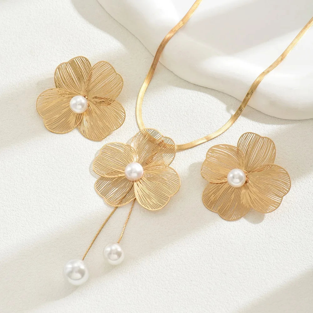 2pcs Gold Pearl Jewelry Set – Luxury Flower Necklace & Earrings