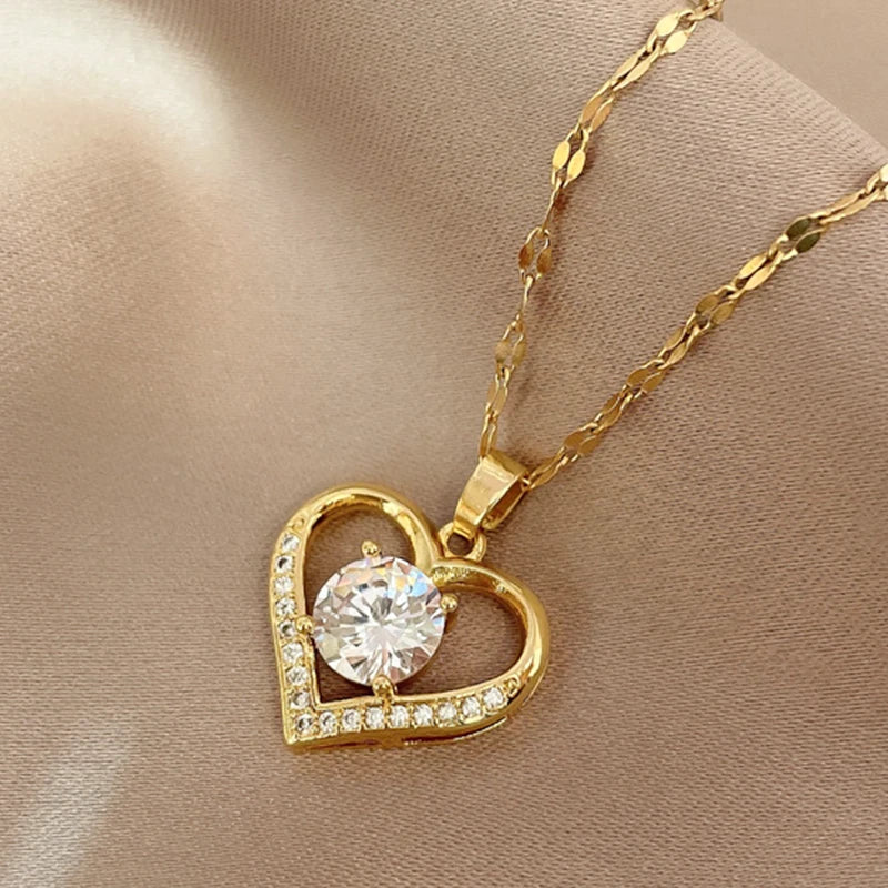 Golden Heart & Lips Pendant Necklace – Women’s Stainless Steel Jewelry