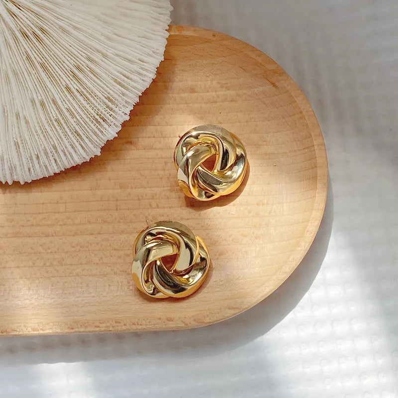 Golden Twist Stud Earrings – Creative Geometric Women’s Jewelry
