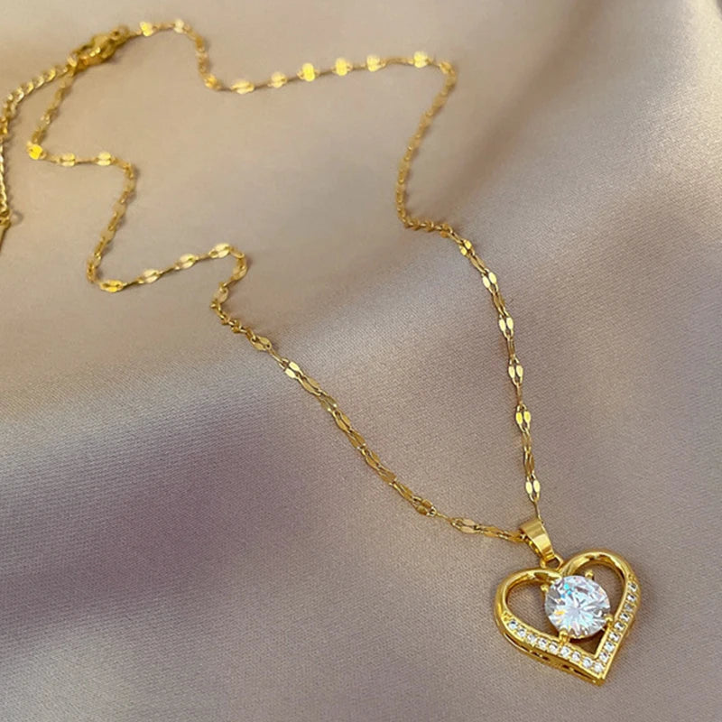 Golden Heart & Lips Pendant Necklace – Women’s Stainless Steel Jewelry