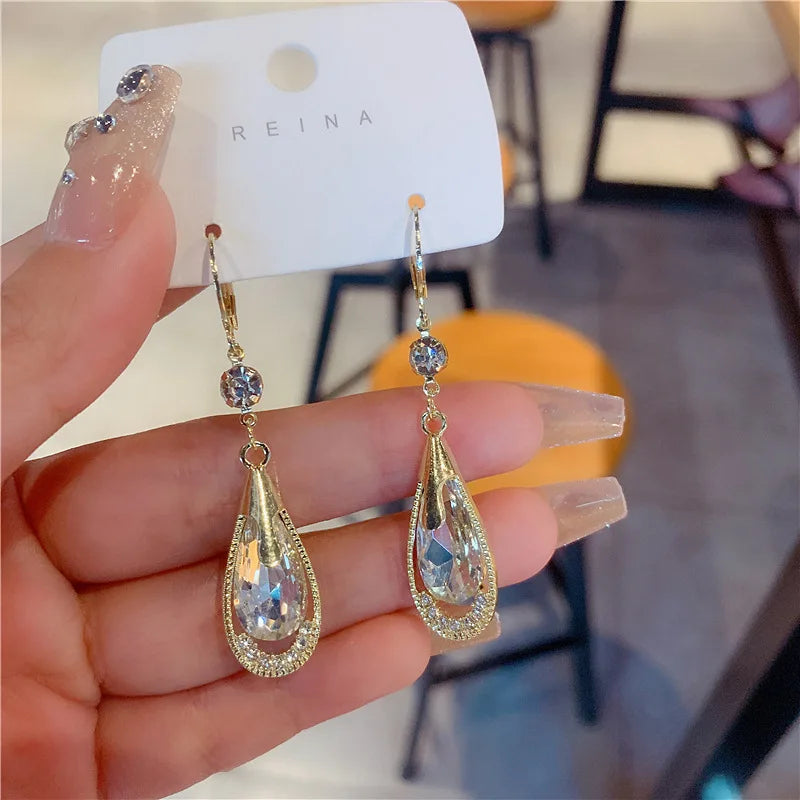 Zircon Snowflake Stud Earrings – Elegant Women’s Wedding Jewelry