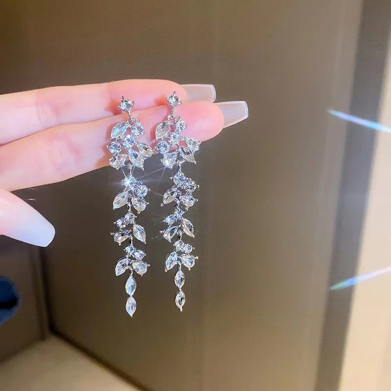 Zircon Snowflake Stud Earrings – Elegant Women’s Wedding Jewelry