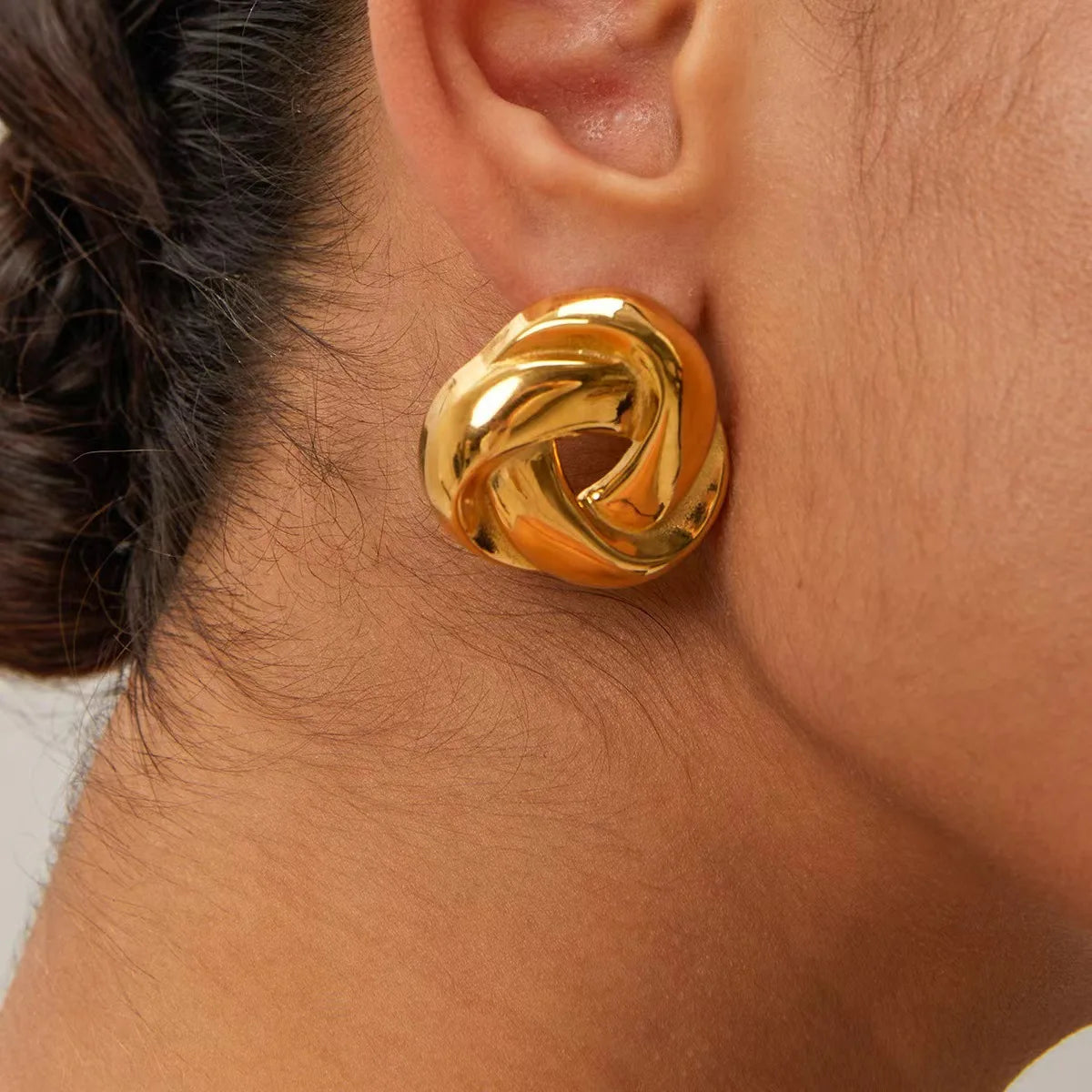 Golden Twist Stud Earrings – Creative Geometric Women’s Jewelry
