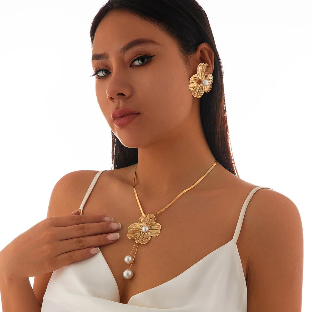 2pcs Gold Pearl Jewelry Set – Luxury Flower Necklace & Earrings